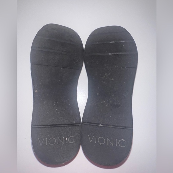 Vionic- Black and white codie Casual Slip on Sneaker - Picture 8 of 8